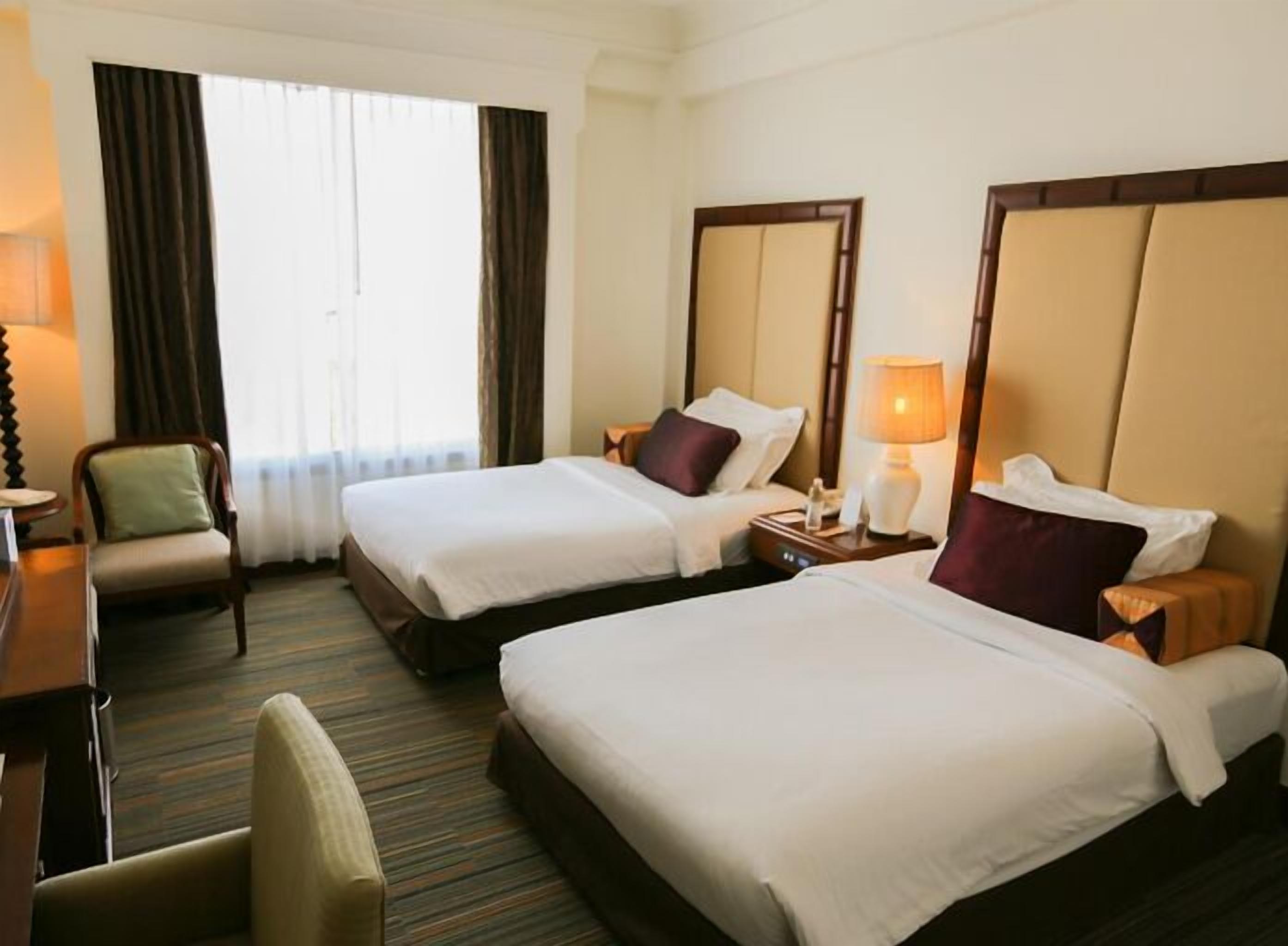 In-room safe, desk, blackout drapes, soundproofing
