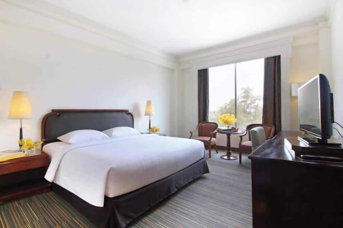 1 makuuhuone, tallelokero huoneessa, työpöytä, pimennysverhot