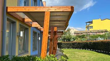 Chambre Supérieure, 1 très grand lit (Garden Side) | Literie de qualité supérieure, couette en duvet d'oie