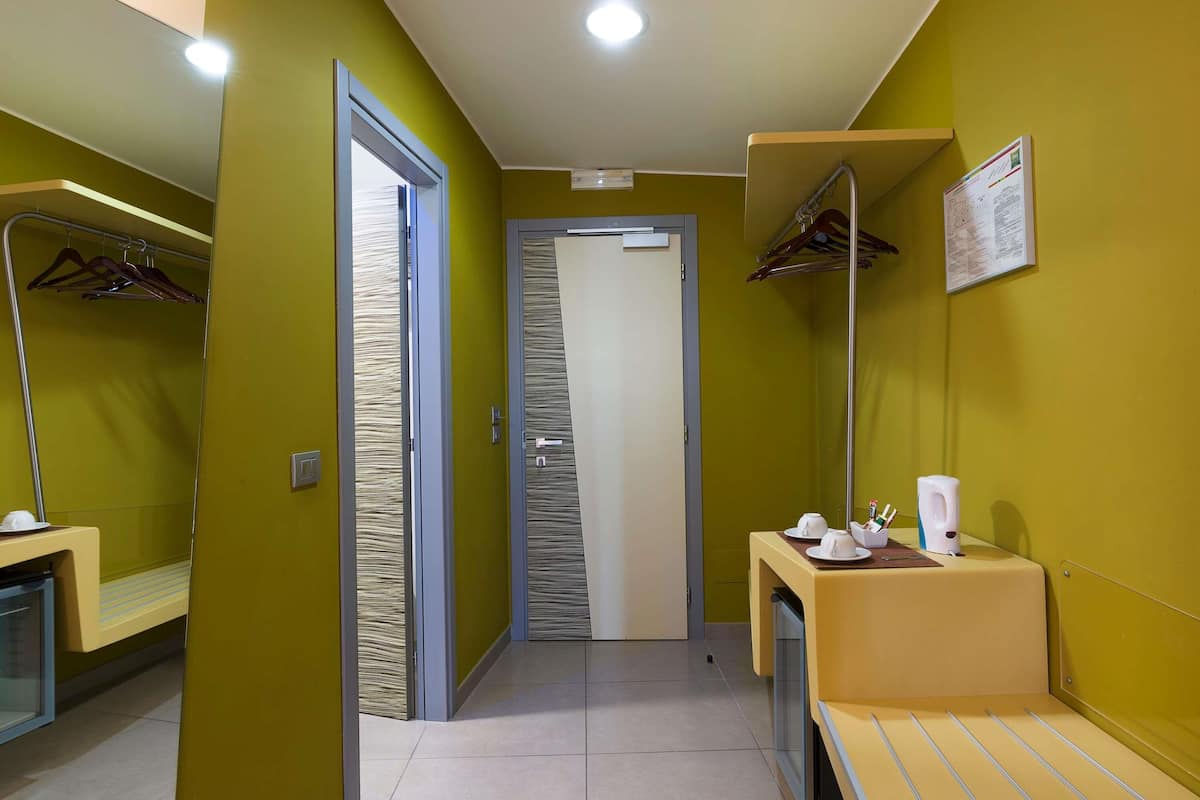 Superior Room, 1 King Bed (Garden Side) | Premium bedding, down comforters, Select Comfort beds, minibar