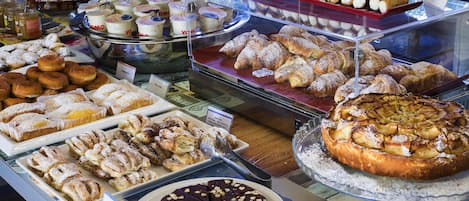 Free daily continental breakfast