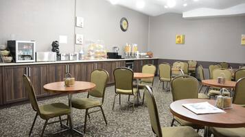 Free daily buffet breakfast