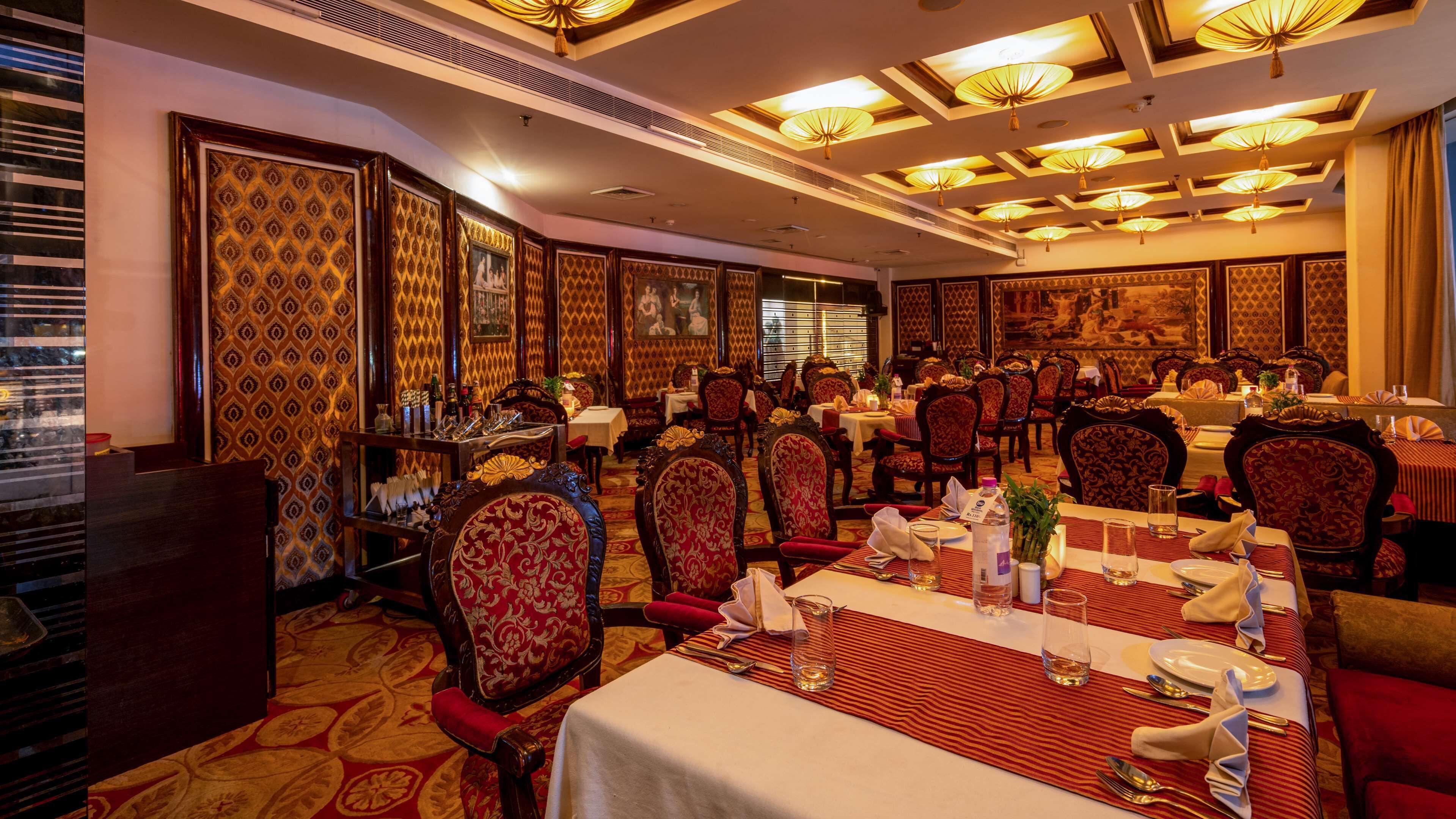 breakfast, lunch and dinner served