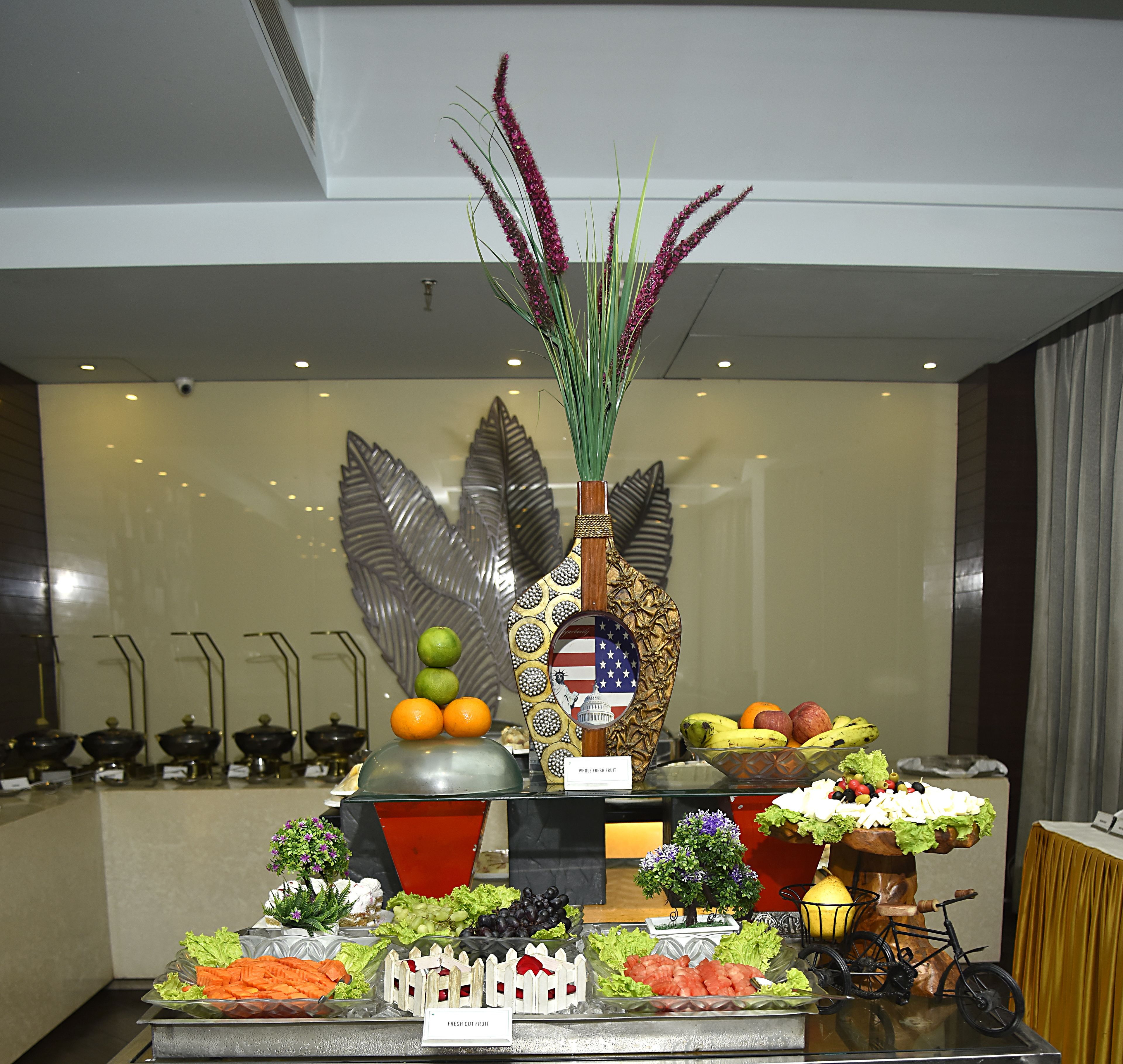 daily buffet breakfast for a fee