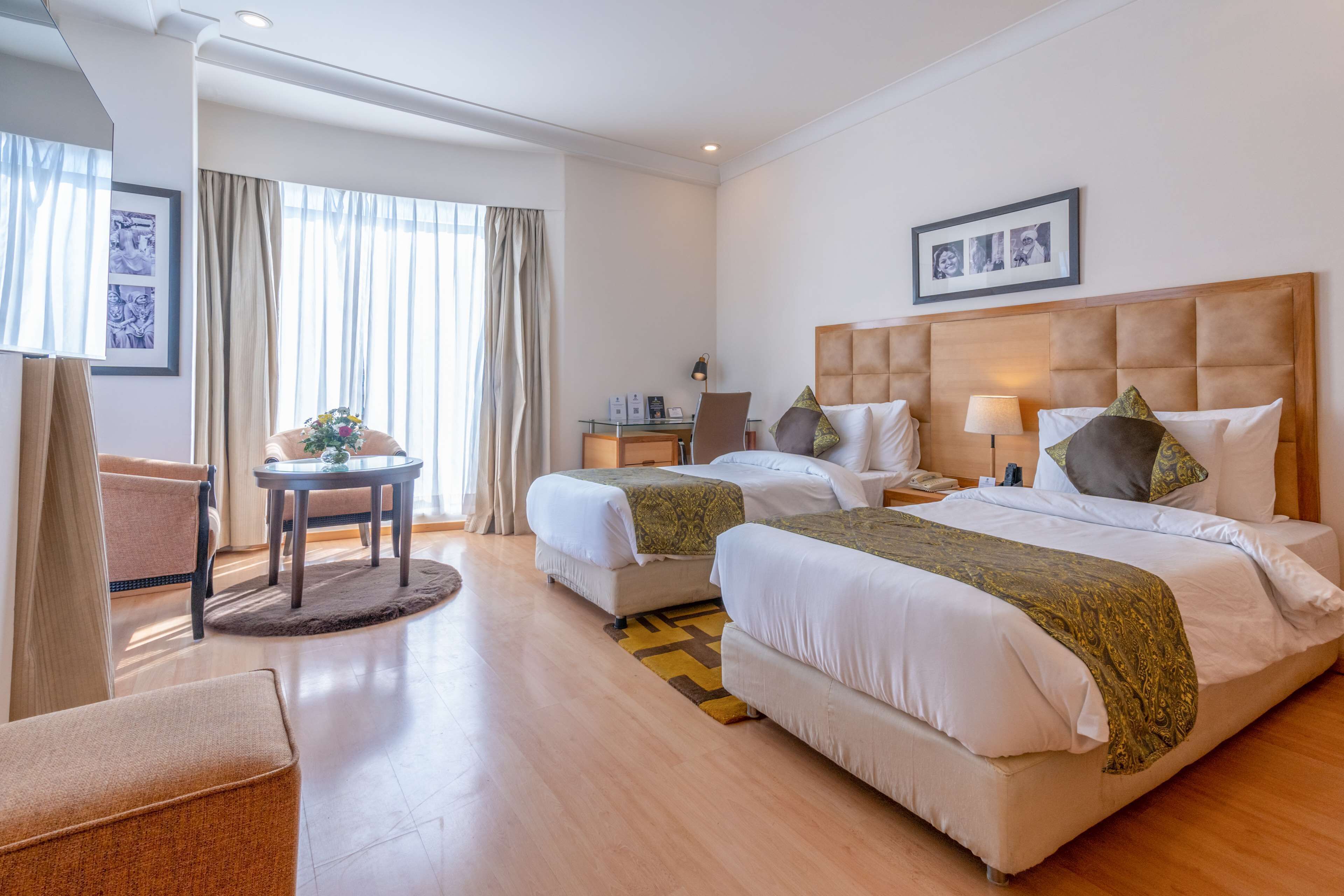 premium bedding, pillow-top beds, minibar, in-room safe