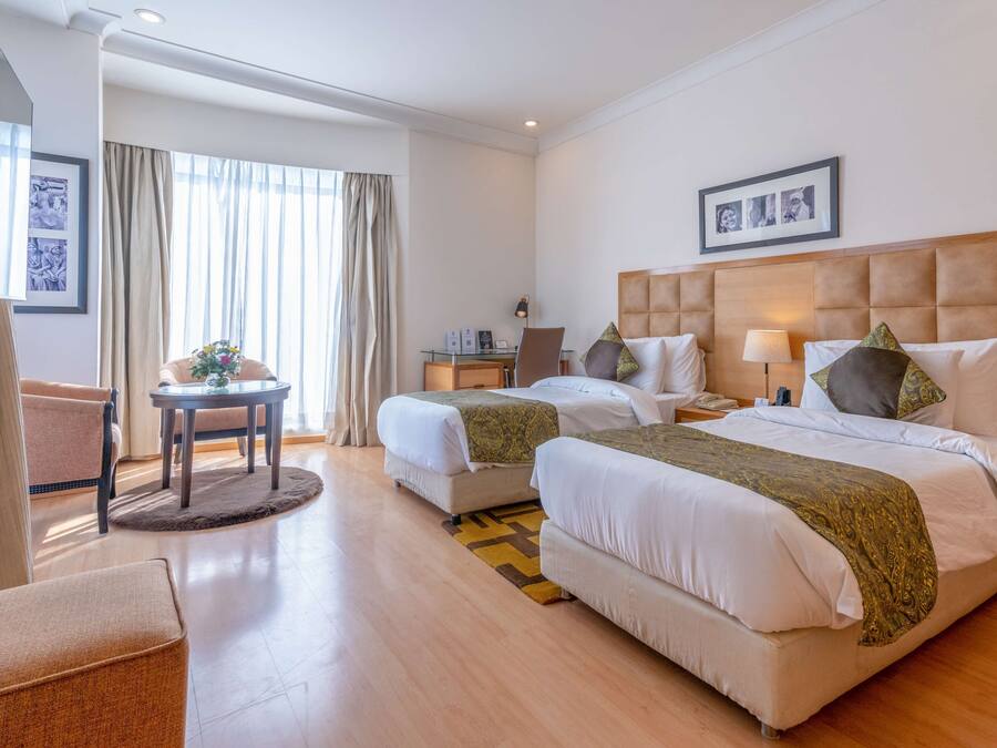 Ropa de cama de alta calidad, colchones con pillow-top y minibar
