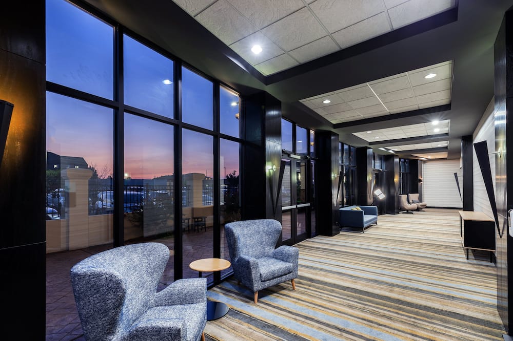Holiday Inn Hotel & Suites Tulsa South by IHG