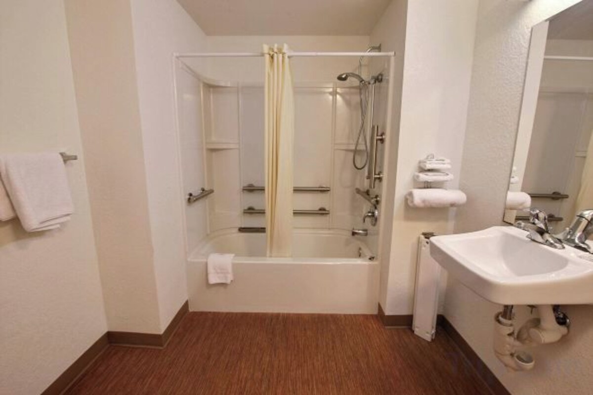 Douche, serviettes fournies