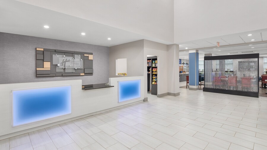 Holiday Inn Express & Suites Palm Bay by IHG