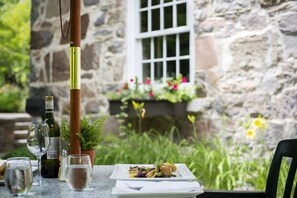 2 restaurantes; se sirven desayunos 