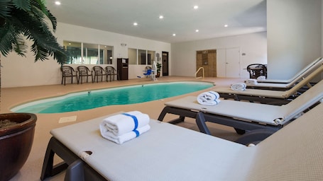 Indoor pool. Best Western Oasis Inn