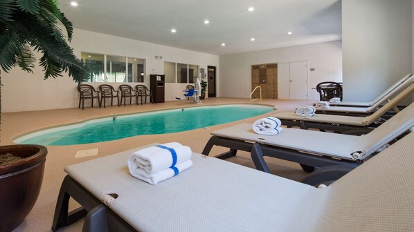 Indoor pool - Best Western Oasis Inn (Canadian)