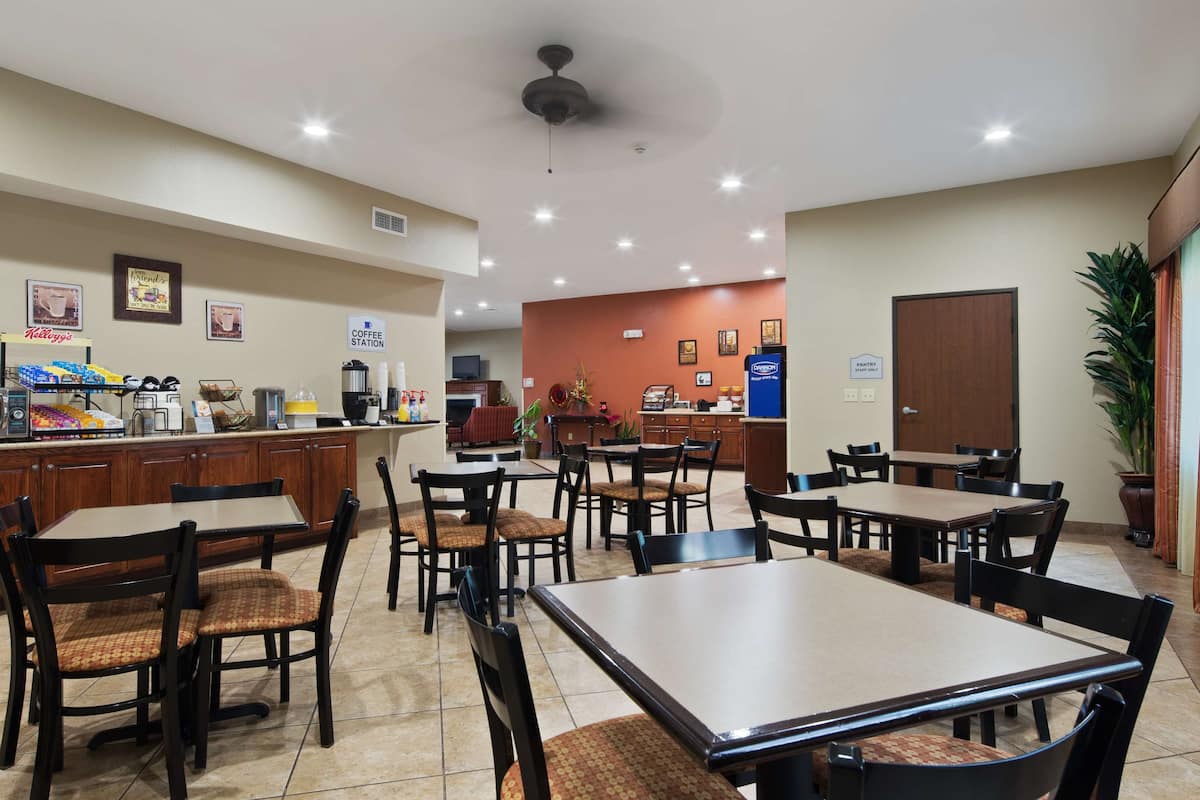 free daily continental breakfast