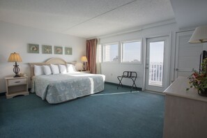 Kattohuoneisto, 1 makuuhuone | Oleskelualue | Taulutelevisio