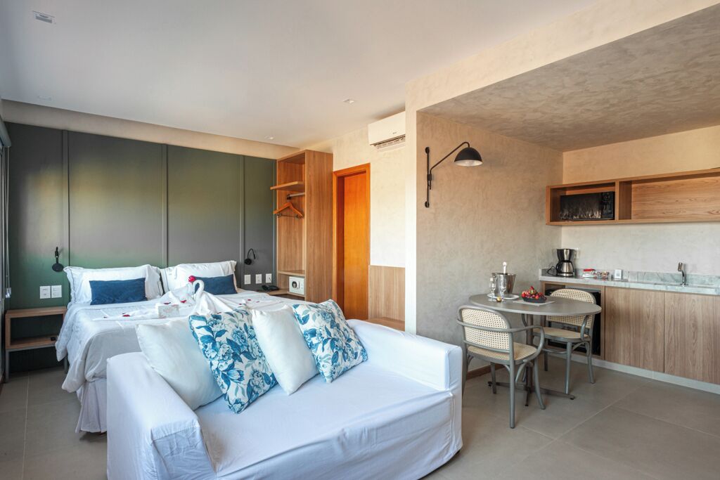 Photo - Malibu Plaza Hotel