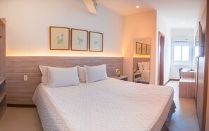 Quarto Superior Casal | Minibar, in-room safe, individually decorated, desk - Malibu Plaza Hotel (Lauro de Freitas)