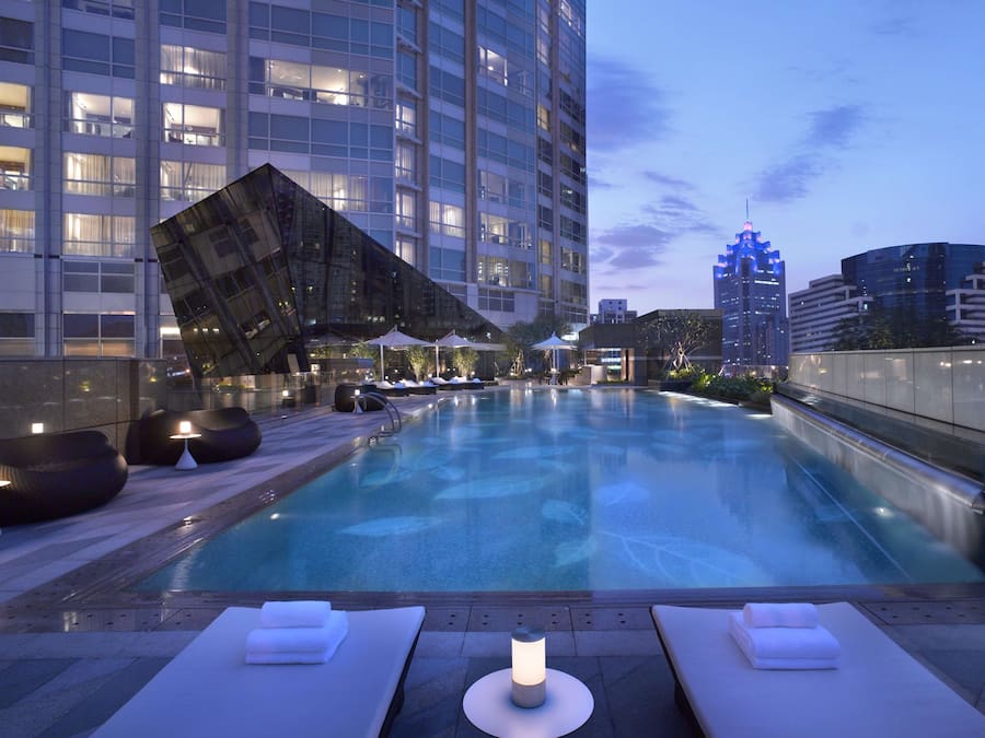 Outdoor pool, sun loungers