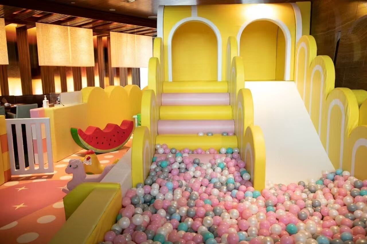 children’s play area – outdoor