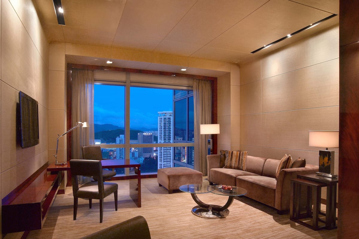 Apartment, 1 Bedroom (with club access) | Living area | 40-inch LED TV with cable channels, TV, iPod dock