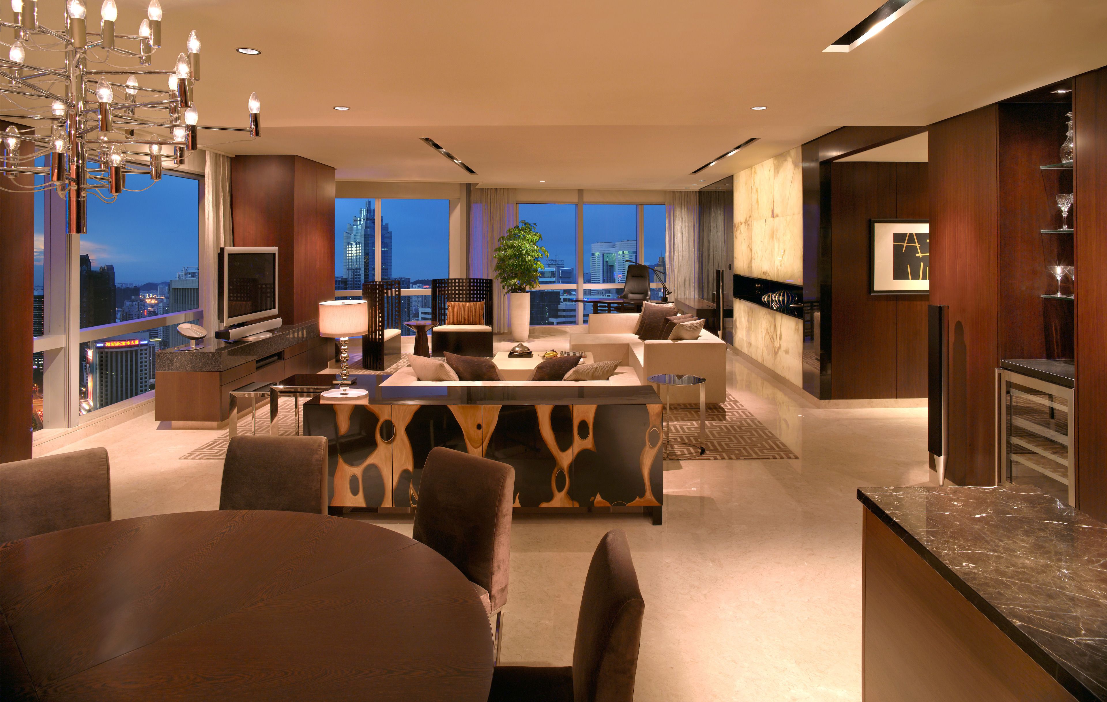 minibar, in-room safe, individually decorated, desk