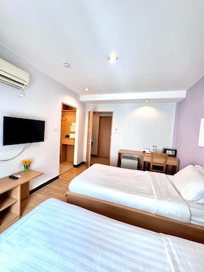 Deluxe Room | In-room safe, desk, free WiFi