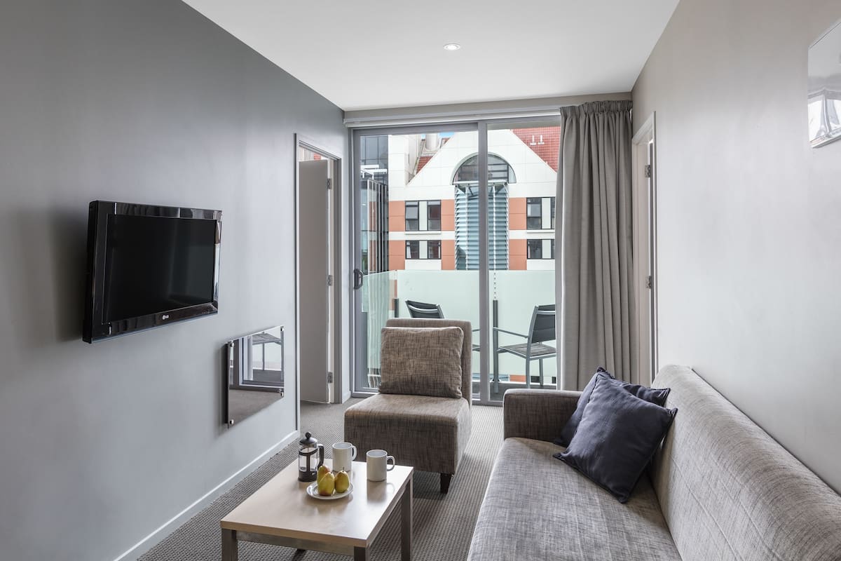 Standard-Apartment, 2 Schlafzimmer | Schreibtisch, Bügeleisen/Bügelbrett, kostenloses WLAN, Bettwäsche