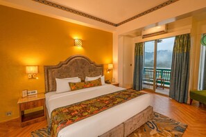 In-room safe, individually decorated, individually furnished, desk - GANGA KINARE- A Riverside Boutique Resort, Rishikesh (Rishikesh)