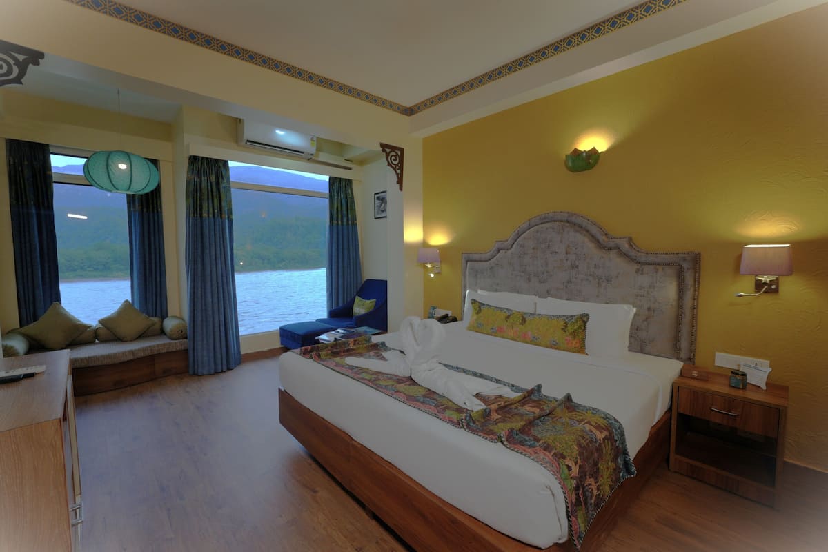 1 bedroom, in-room safe, individually decorated, individually furnished