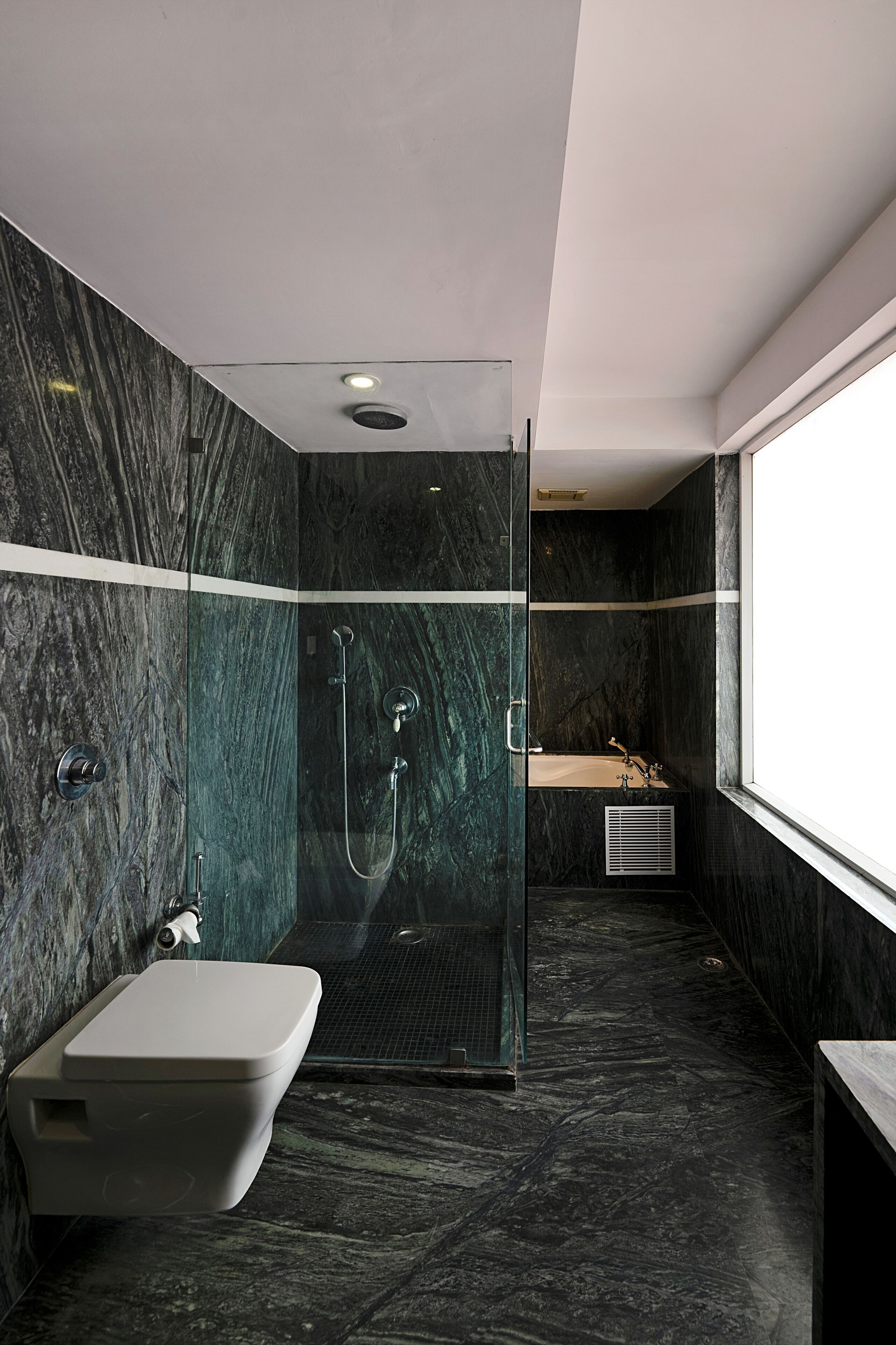 Executive Suite, 2 Queen Beds, Bathtub | Bathroom | Designer toiletries, hair dryer, slippers, towels