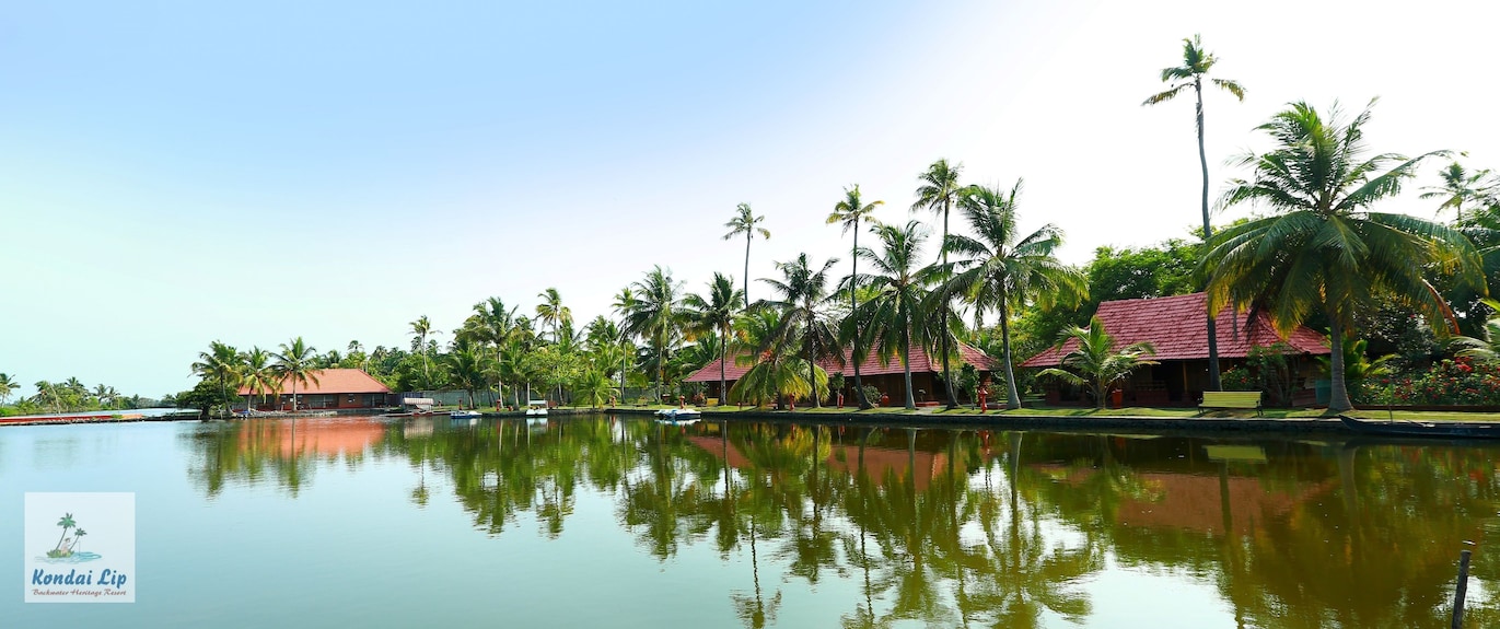 kondai lip backwater resort a c cottage Heritage Alleppey, Kerala Discover the charm of Kerala's serene backwaters at Kondai Lip Backwater Heritage Resort, perfect blend of traditional elegance and modern comfort One of the cottages -