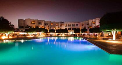 Hotel Les Pyramides