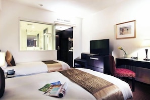 Down comforters, minibar, in-room safe, desk - Gala Hotel (Taipei)