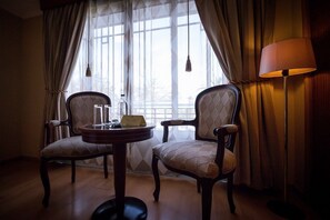 Minibar, in-room safe, desk, blackout drapes - Hotel Talisman (Ponta Delgada)