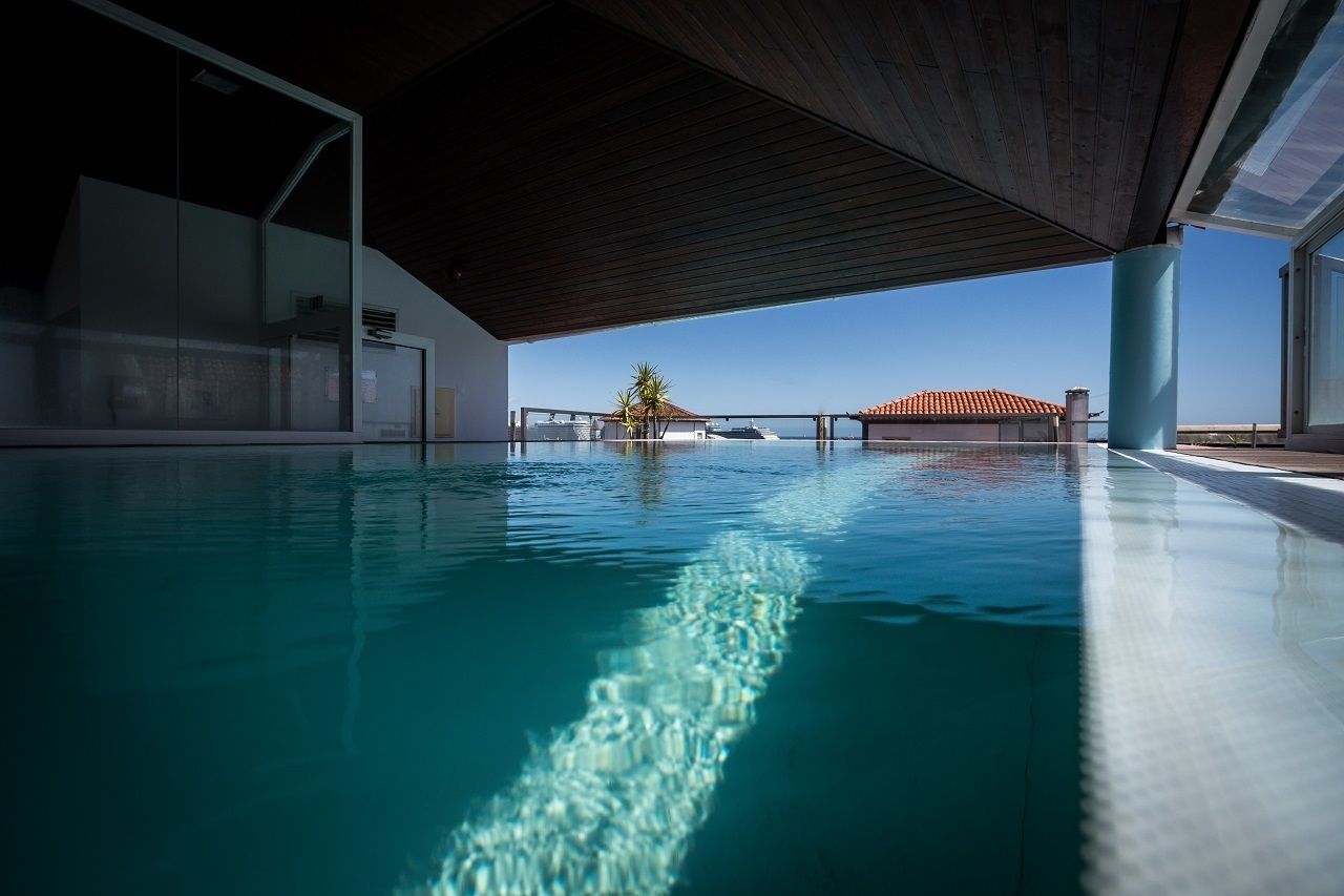 outdoor pool, pool loungers