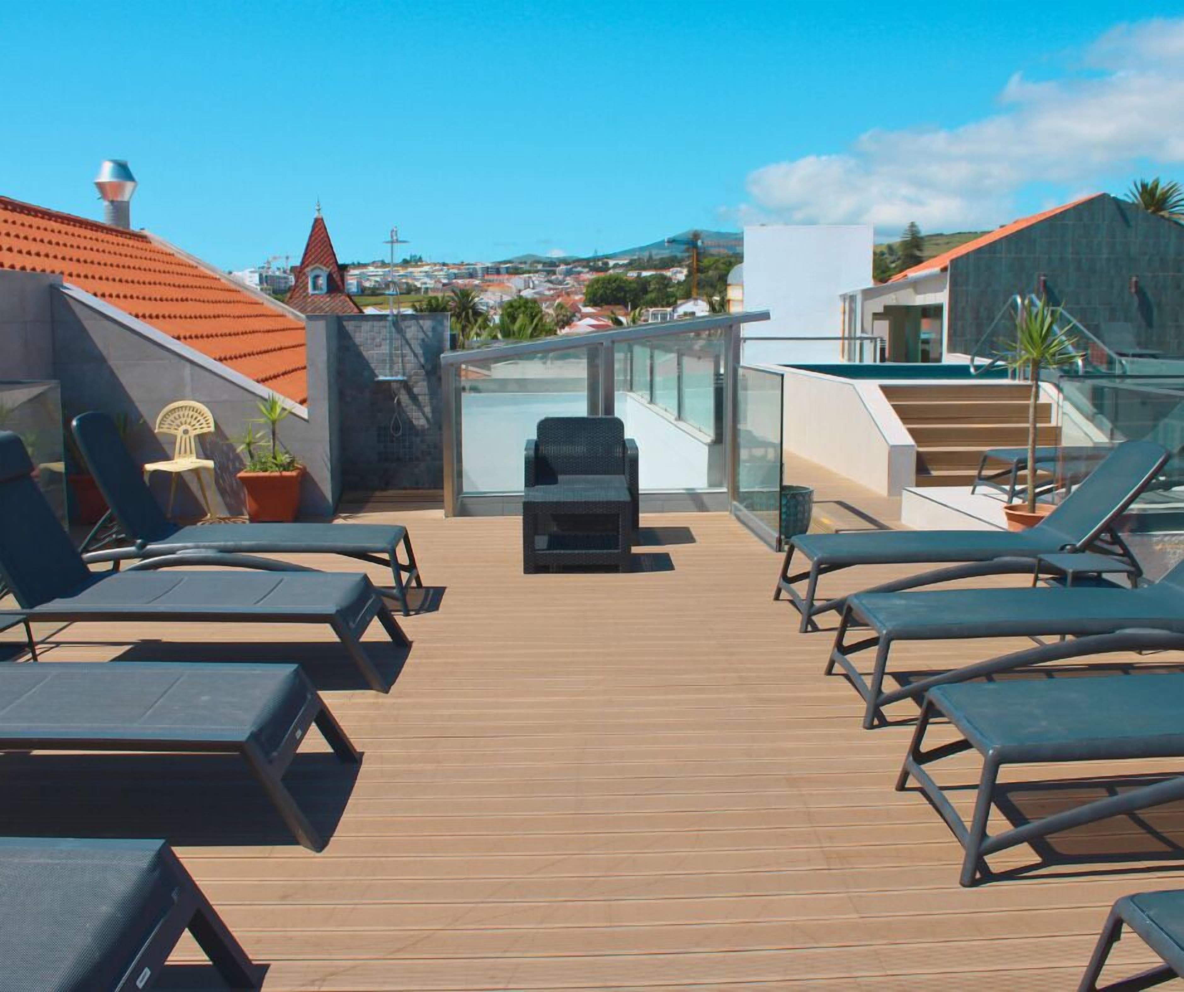 Outdoor pool, sun loungers