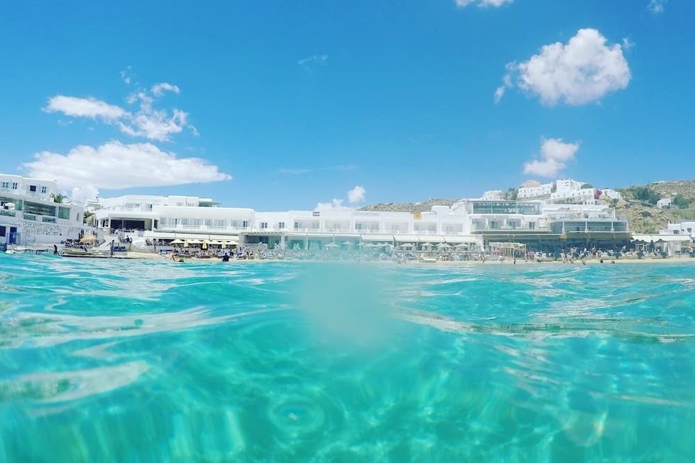 Acrogiali Beachfront Hotel