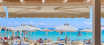 Acrogiali Beachfront Hotel