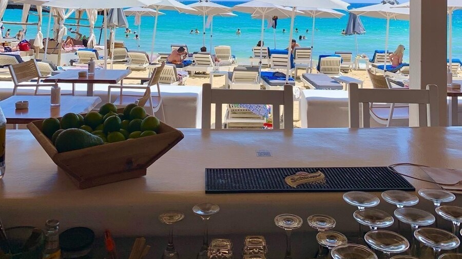 Acrogiali Beachfront Hotel