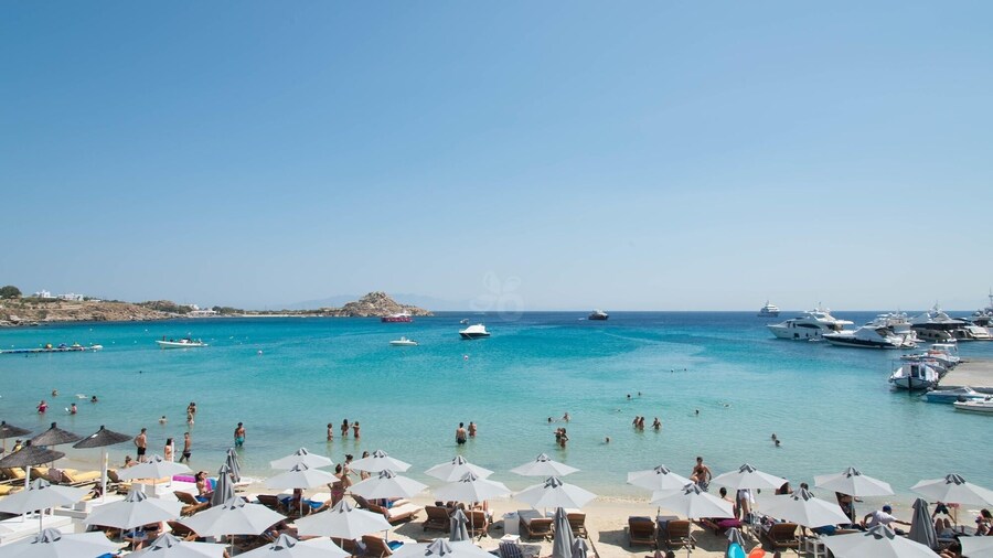 Acrogiali Beachfront Hotel