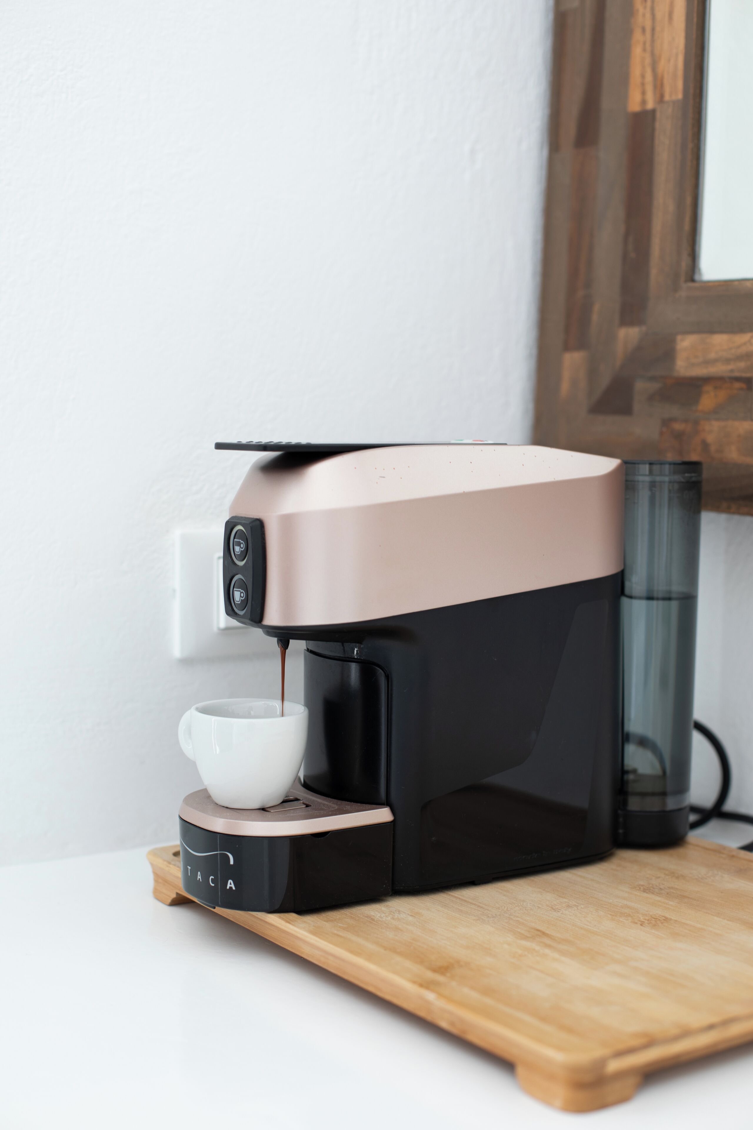 deluxe triple room, balcony, sea view | premium bedding, in-room safe, desk, laptop workspace