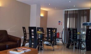 Breakfast area - CityStay Hotel (London)