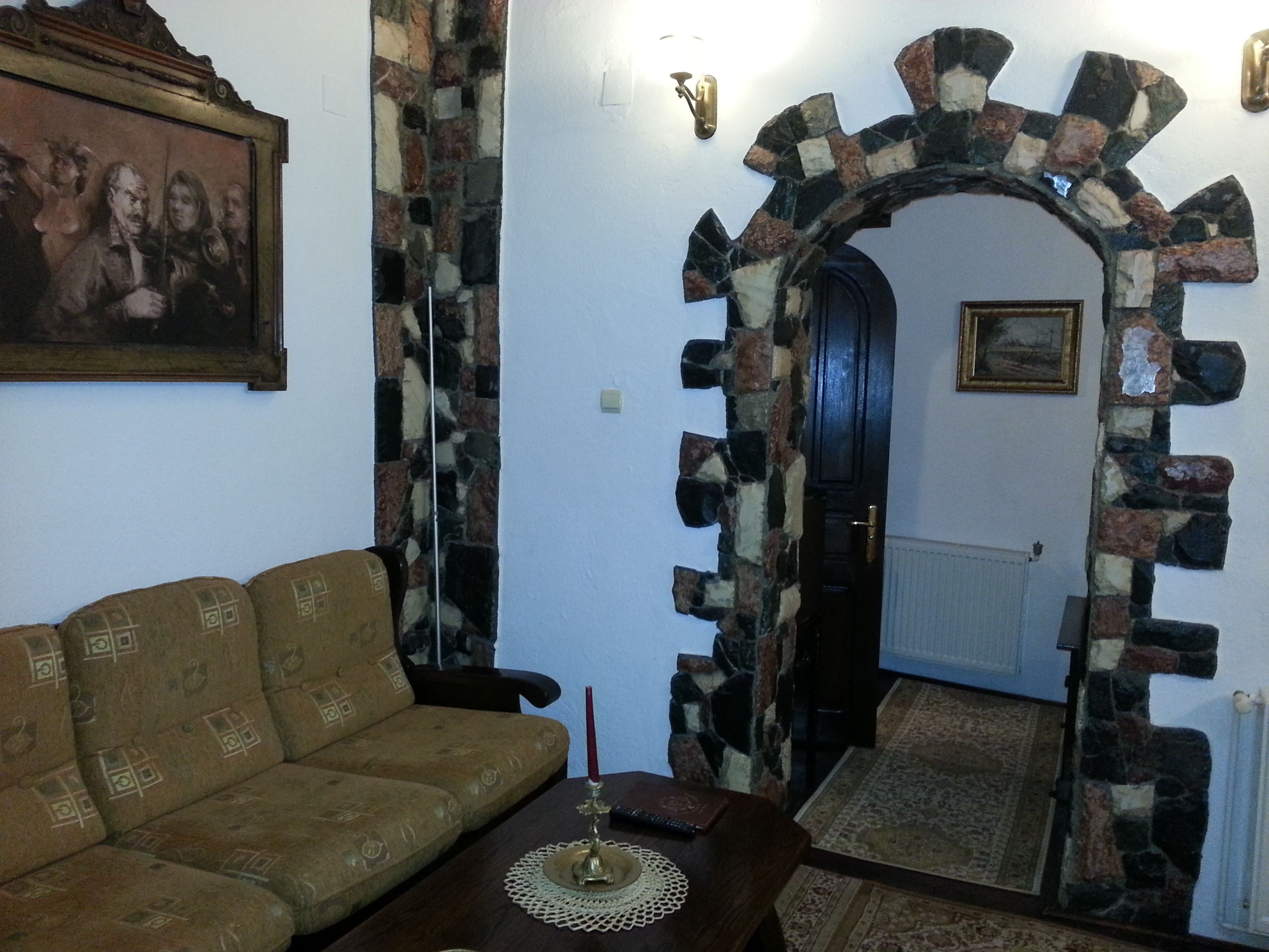 quadruple room | living area | flat-screen tv