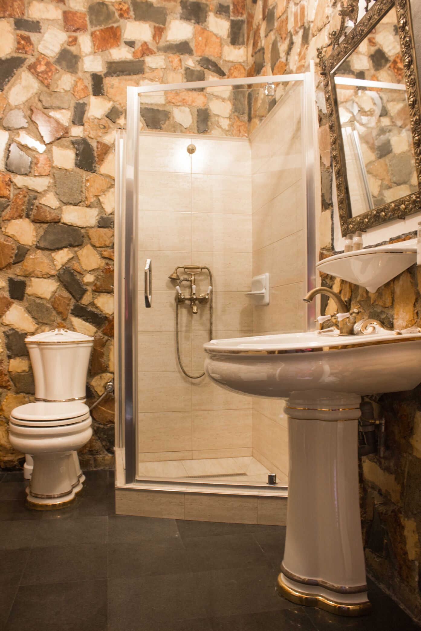 junior suite | bathroom | shower, towels