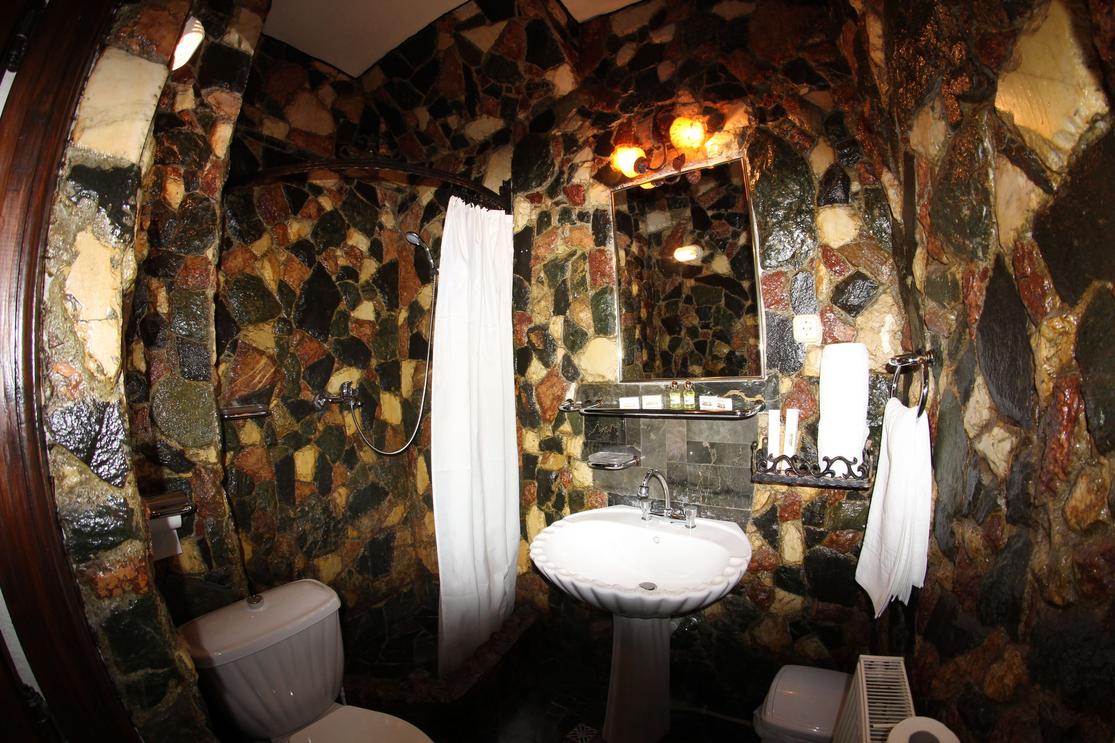 economy double room | 1 bedroom, minibar, in-room safe, blackout curtains