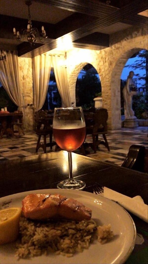 Couples dining - Hunter Prince Castle Hotel (Turda)