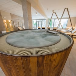 室内 SPA 浴缸