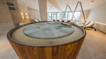 Indoor spa tub