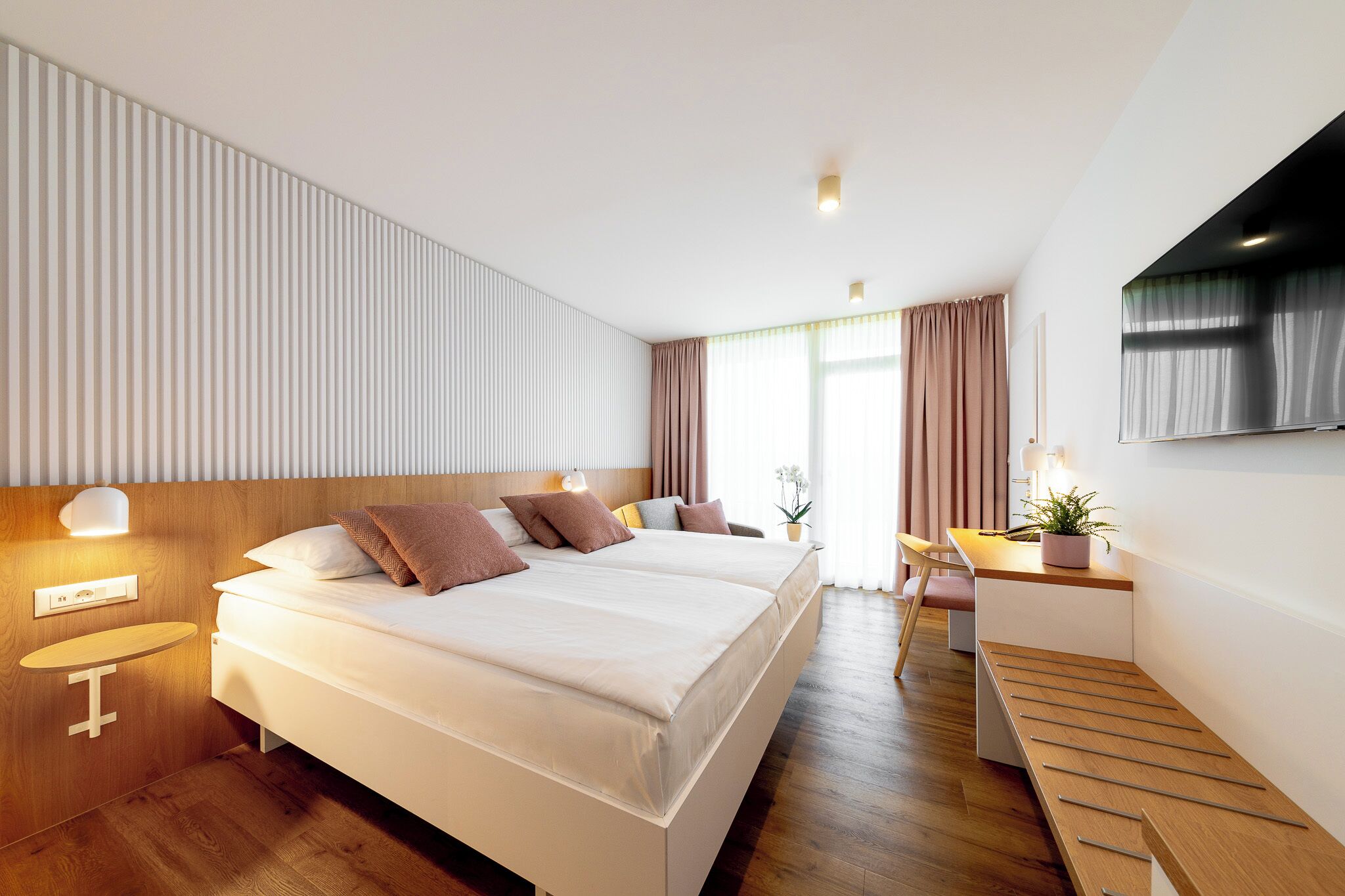 Deluxe-værelse med dobbeltseng eller 2 enkeltsenge | Minibar, pengeskab på værelset