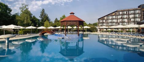 Indoor pool, outdoor pool, sun loungers