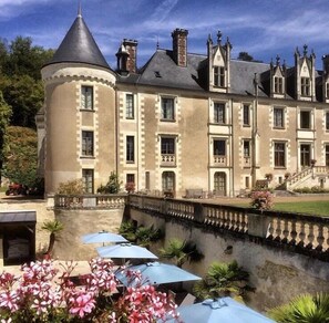 Front of property - Château des Arpentis (Saint-Regle)